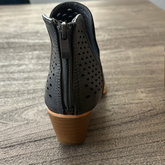 J G Brand Peep Toe Ankle Booties, Grey, Size 8 - Picture 3 of 6